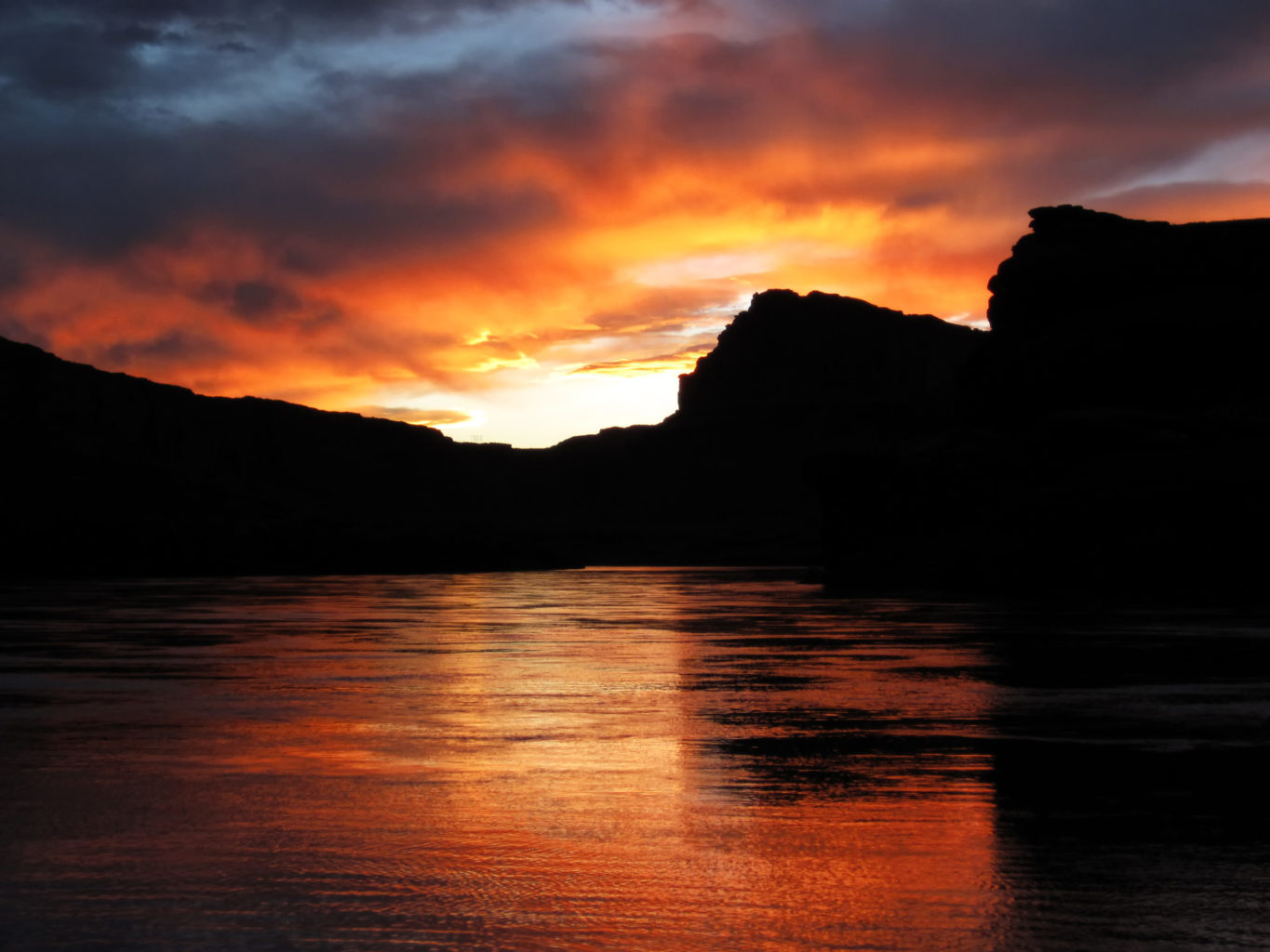 Moab Rafting Utah-Cataract Canyon-Mild to Wild Rafting