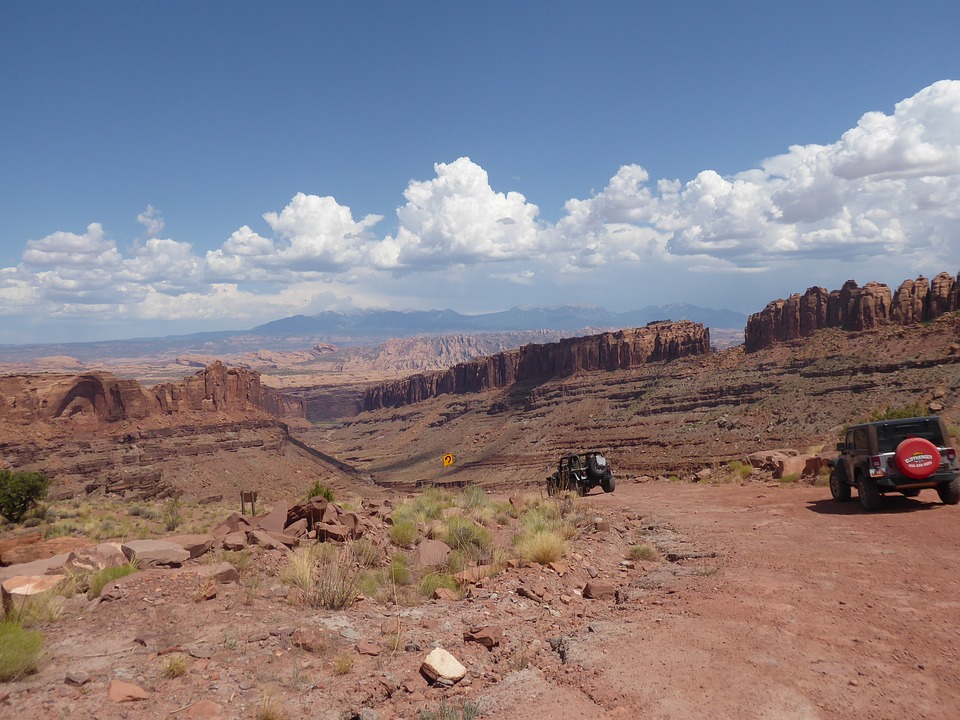 4x4 Jeep Tour Moab, UT - Mild to Wild Rafting