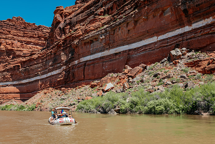 white line on the rock face in Cataract Canyon - Raft in in the Colorado river