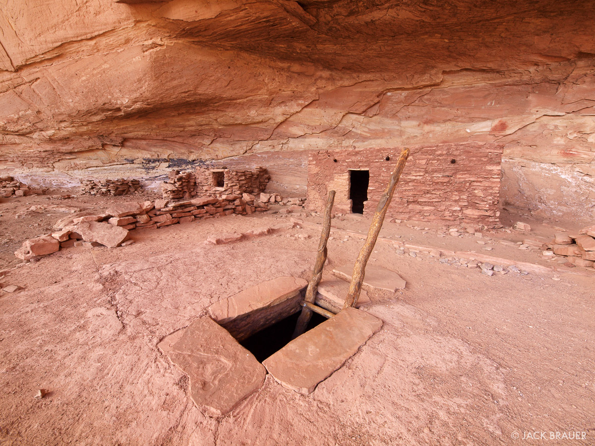 backpacking in Utah best ancient ruins