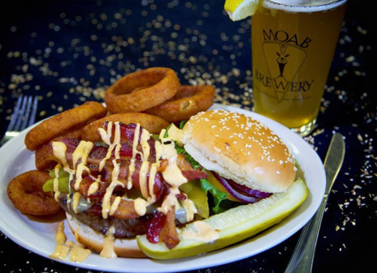 Burger and Onion Rings with Moab Brewery beer - Mild to Wild