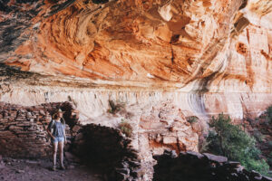 Boyton Canyon Trail Women stand by ruins - Mild to Wild