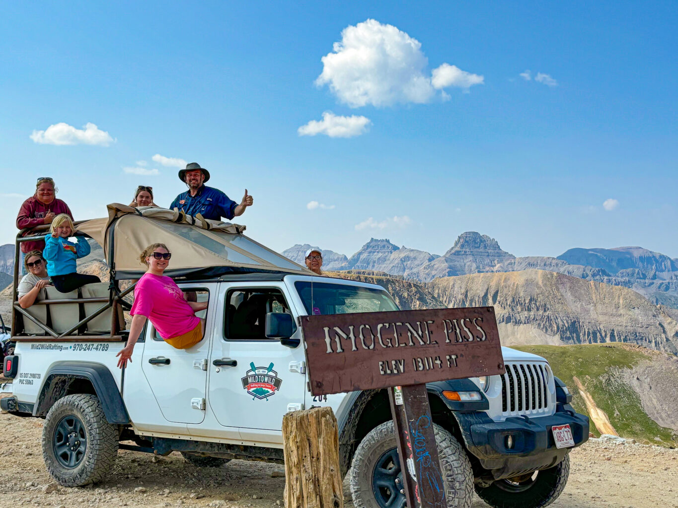 Group in a Jeep Gladiator on Imogen Pass on a Telluride Jeep Tour