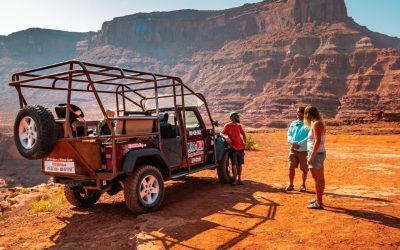 Moab Jeep Tour Group 3 - Hero Background - Mild to Wild Jeep